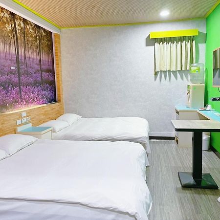 Clover House-自助式無人旅店 Чжунли Экстерьер фото