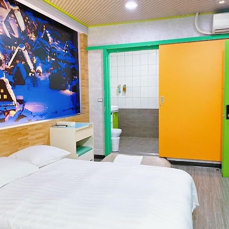 Clover House-自助式無人旅店 Чжунли Экстерьер фото