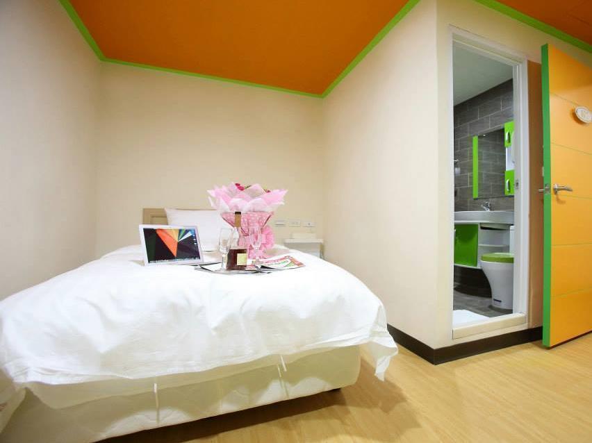 Clover House-自助式無人旅店 Чжунли Экстерьер фото
